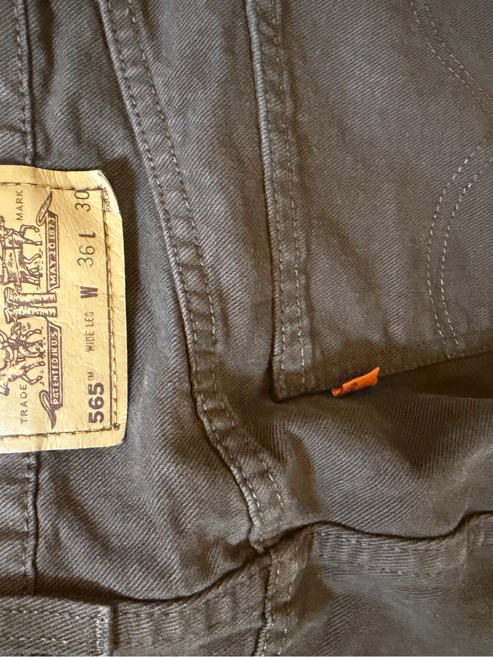 Levi’s orange tab 565 loose fit brown - Picture 3 of 3